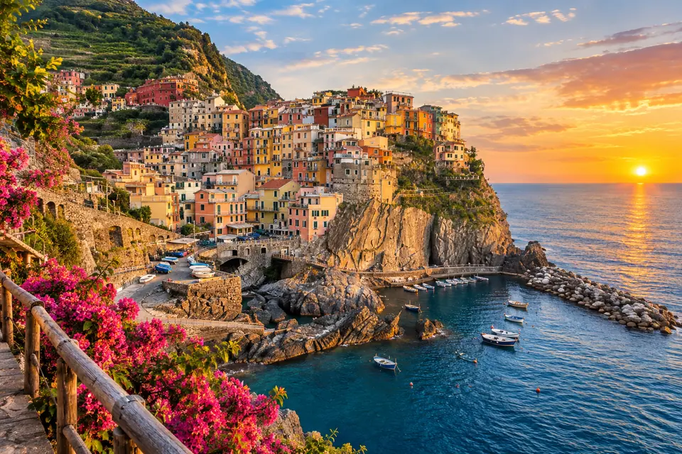 Le case colorate di Manarola a picco sul mare